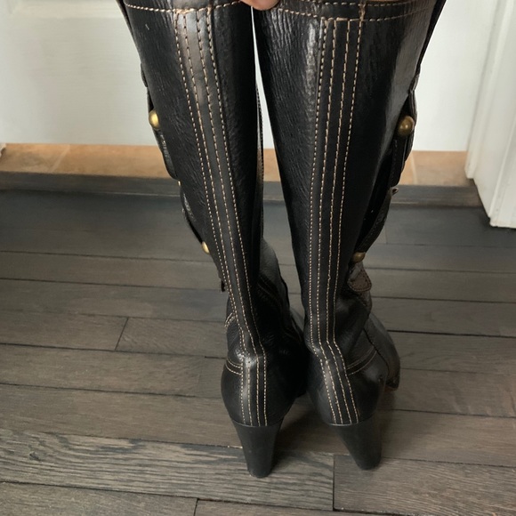 Frye Heidi Black Buckle Leather Zip Heeled Boots - Picture 6 of 15